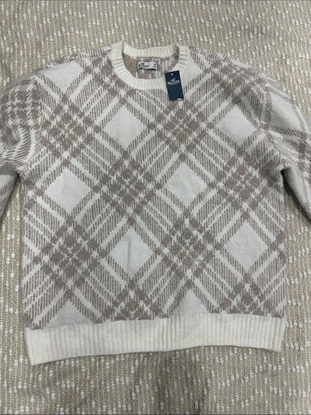 Hollister Men’s Cream & Taupe Argyle Crewneck Sweater